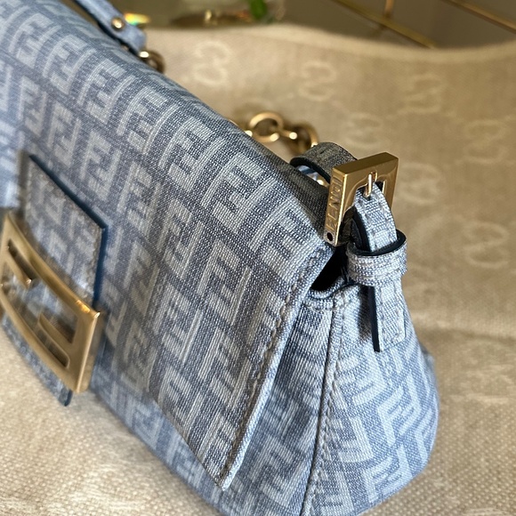 Fendi Mamma Baguette Blue Canvas Handbag (Pre-Owned) - Picture 2 of 7